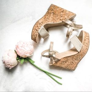 “Beauty Heel” nude gold wedges